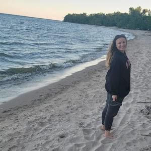 Meet your Posher, Becca